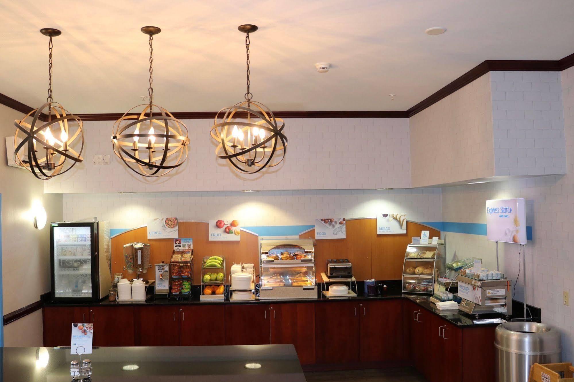 Holiday Inn Express And Suites Allentown West By Ihg Eksteriør billede